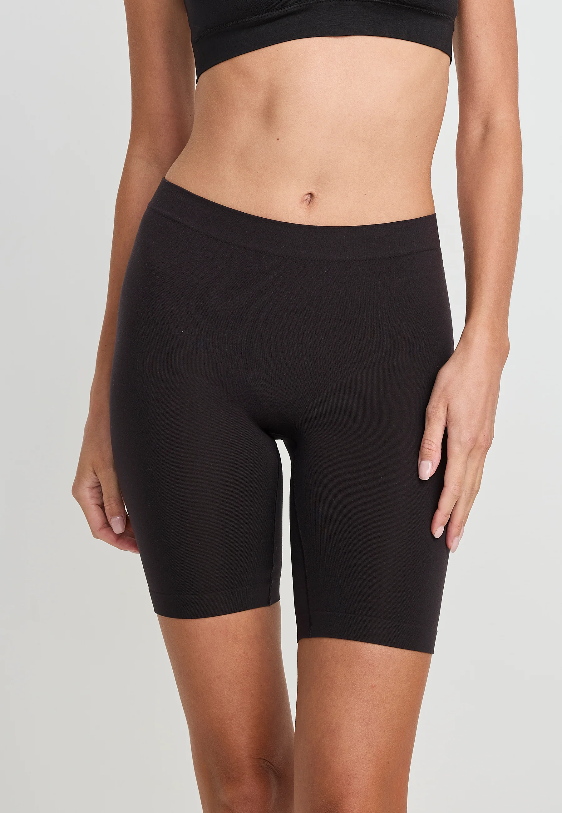 Jockey® Skimmies® Seamfree™ Ultralight Smoothing Mid-Thigh Slipshort - Image 5