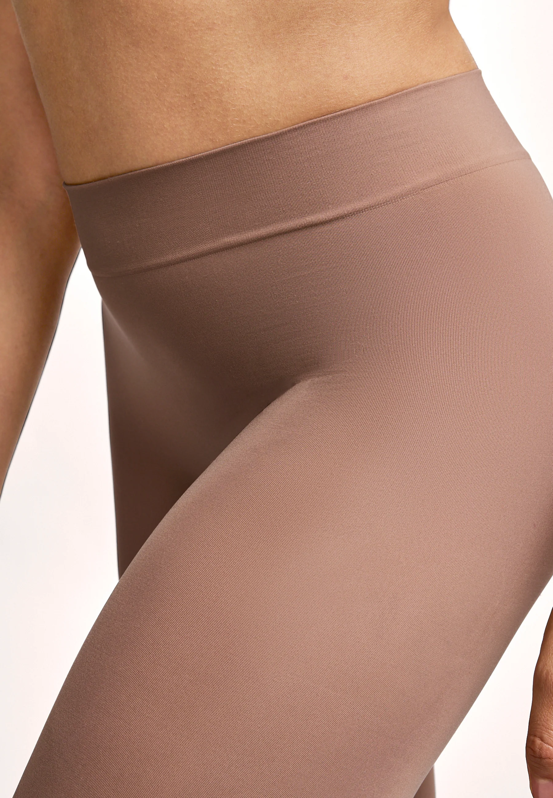 Jockey® Skimmies® Seamfree™ Ultralight Smoothing Full-Thigh Slipshort - Image 4